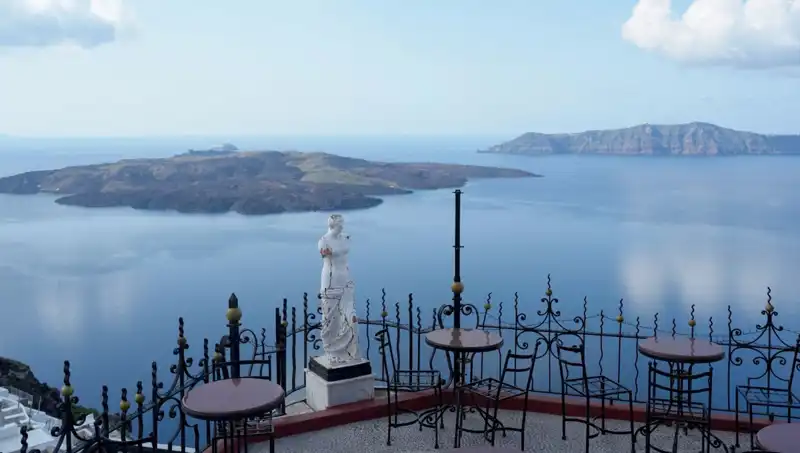 Santorini Adası'nda Doğa Alarm Veriyor: Sulara Gömülebilir!
