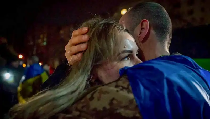 Ukrayna ve Rusya 350 Savaş Esiri Takasında Neler Yaşandı?