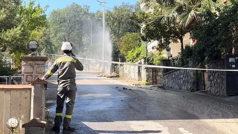 Bursa'da Doğalgaz Patlaması: Üç İşçi Yaralandı ve Tehlikeli Anlar Yaşandı