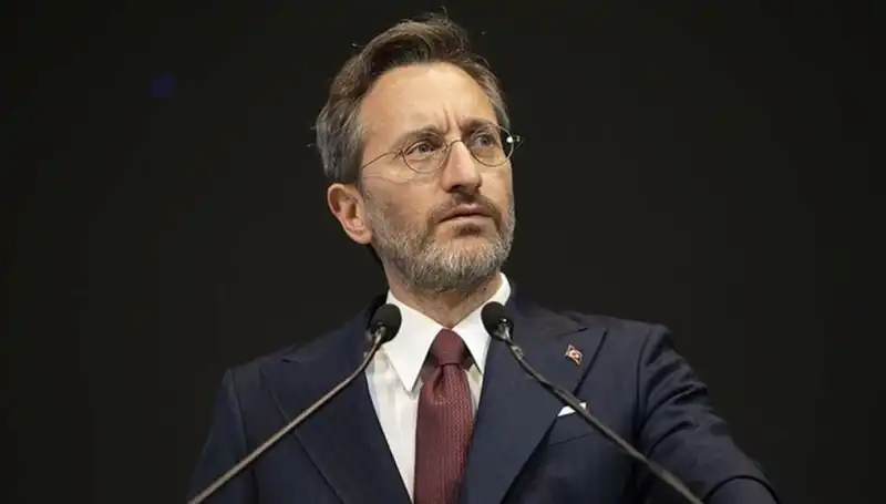 Fahrettin Altun’dan Özgür Özel’e Sert Tepki: Açıklamaları Yanlış ve Çarpıtılmış!