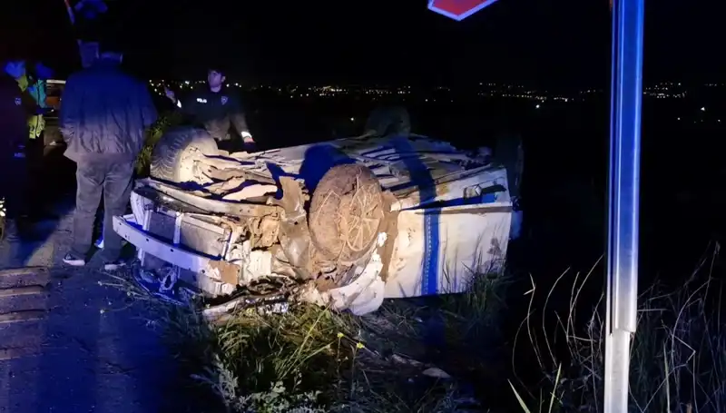 Şarampole Devrilen Araçta 1 Kişi Hayatını Kaybetti, 3 Yaralı