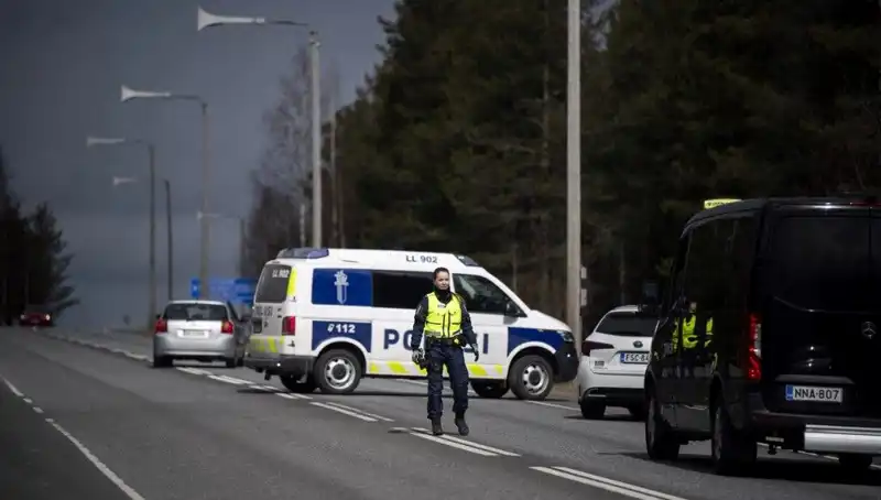 Finlandiya Okulunda Bıçaklı Saldırı: 3 Öğrenci Yaralandı