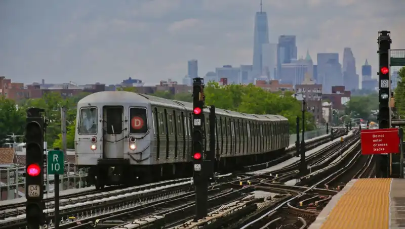 Metro Sörfünün Tehlikeli Yüzü: 15 Yaşındaki Çocuk Hayatını Kaybetti