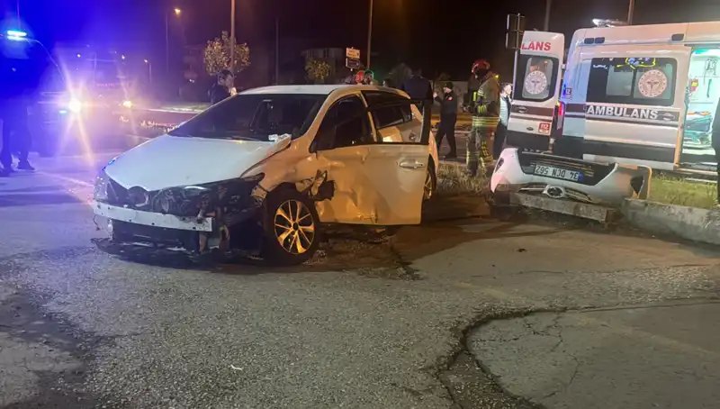 Pikap ve Otomobil Çarpıştı: Kazanın Nedenleri ve Sonuçları