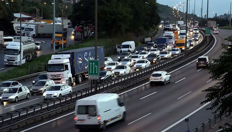 Bayram Öncesi Yoğun Trafiğe Nefes Aldıracak Yasak Duyurusu!