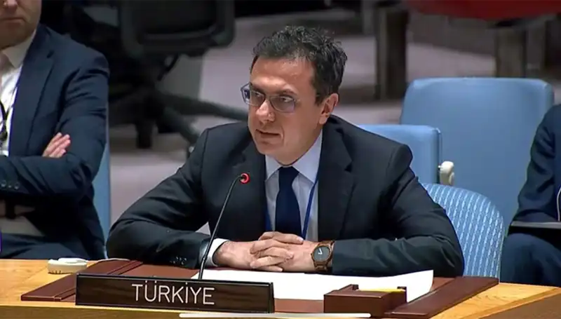 İsrail, Suriye’deki Hava Saldırılarını Durdurmalı mı?