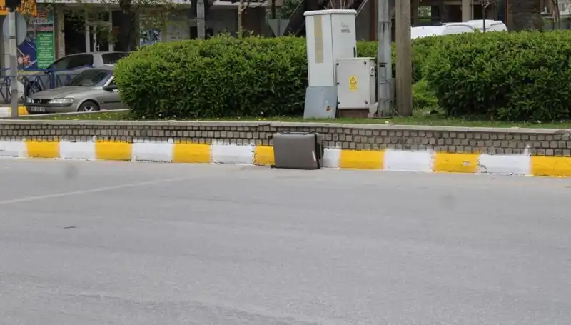 Minibüs Yolcusunun Valizi Düşünce Polis Ekipleri Harekete Geçti!