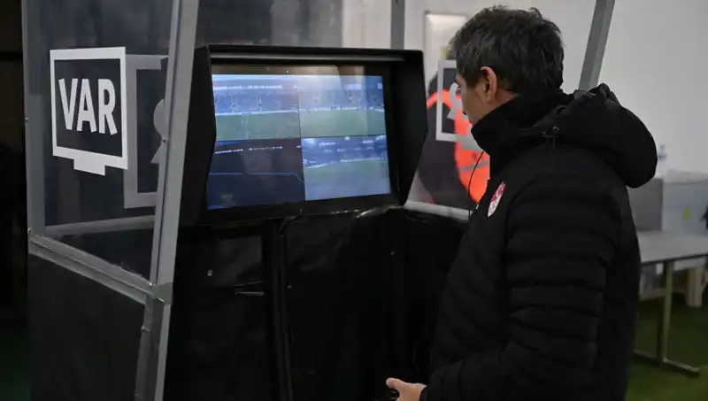 Beşiktaş-Gaziantep FK Maçında Alman VAR Hakemi Fırtınası