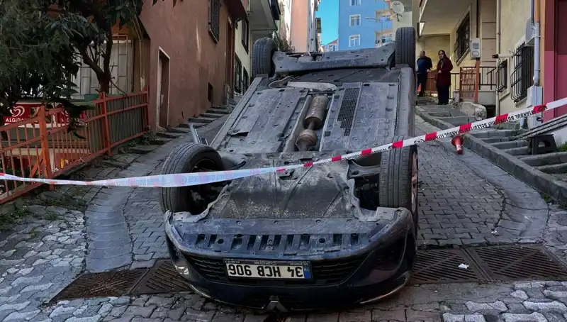 El Freni Çekilmeyen Otomobil Takla Attı: Korkutan Kazadan Hayatta Kalanlar